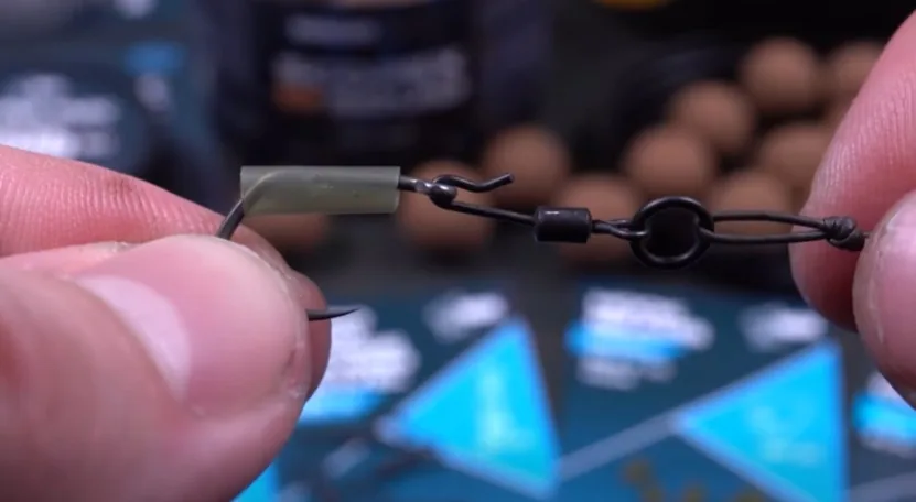 Ronnie rig hook clipped to a Ronnie swivel, secured with a kicker sleeve.